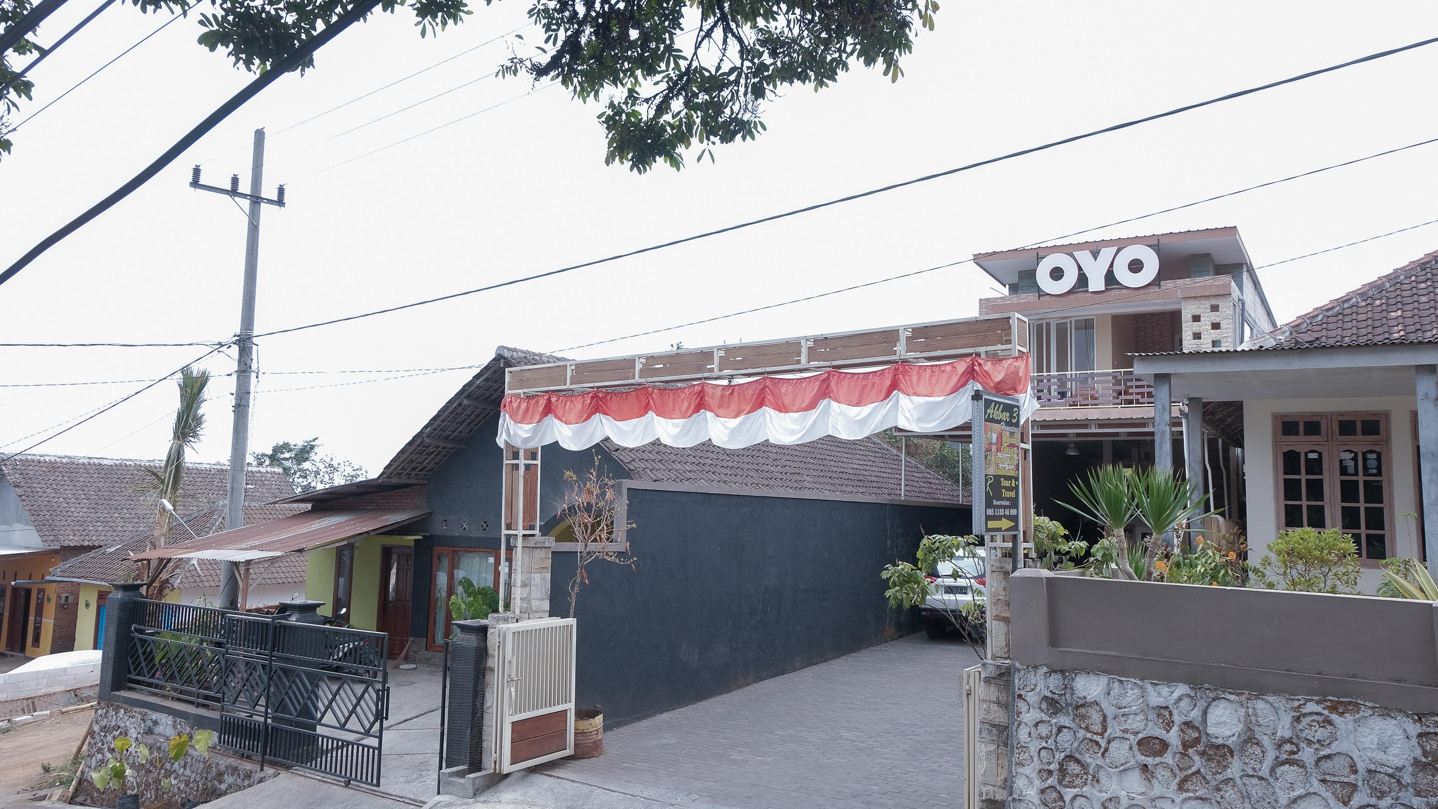 Reddoorz At Villa Akbar 3 Batu  Buitenkant foto