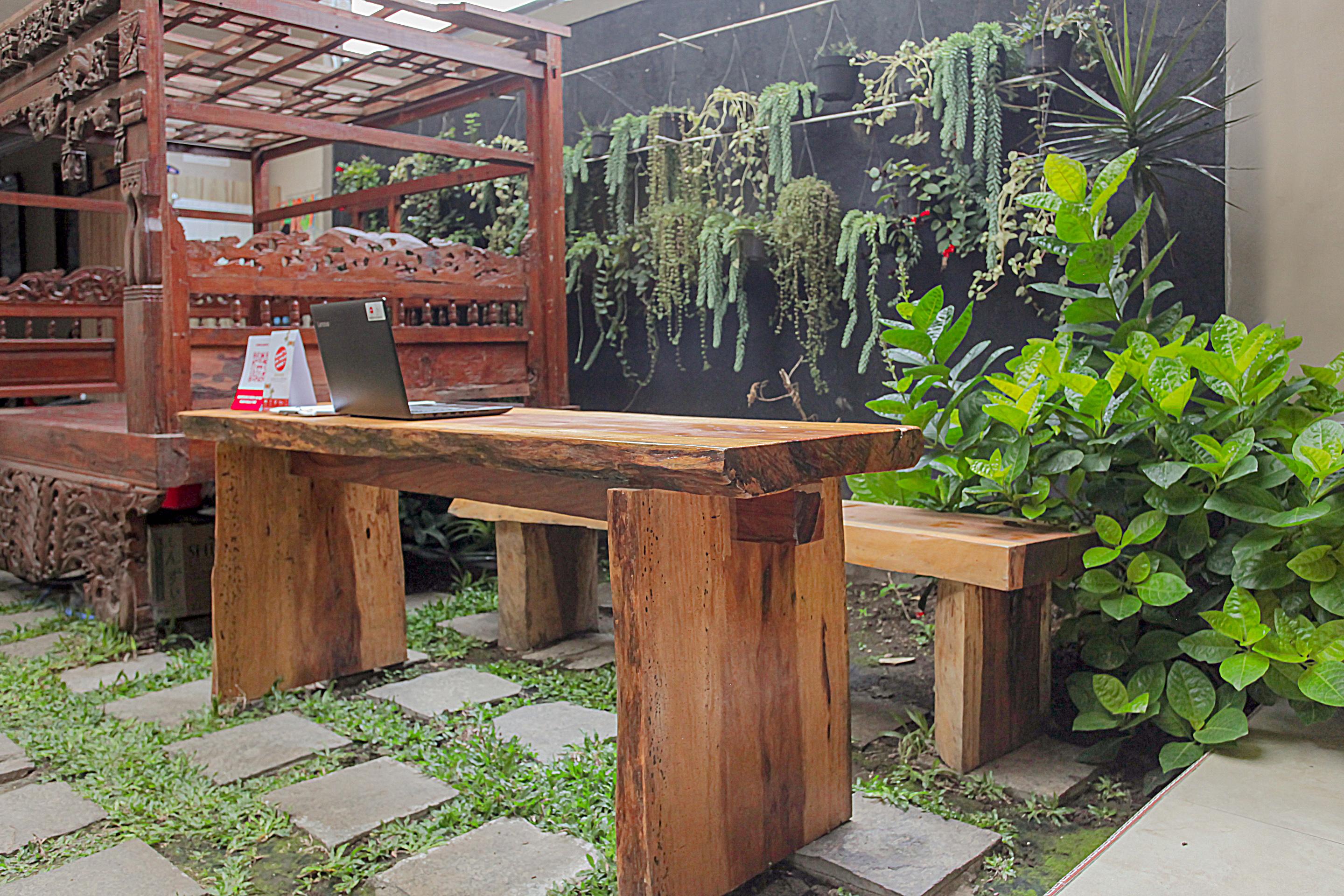 Reddoorz At Villa Akbar 3 Batu  Buitenkant foto